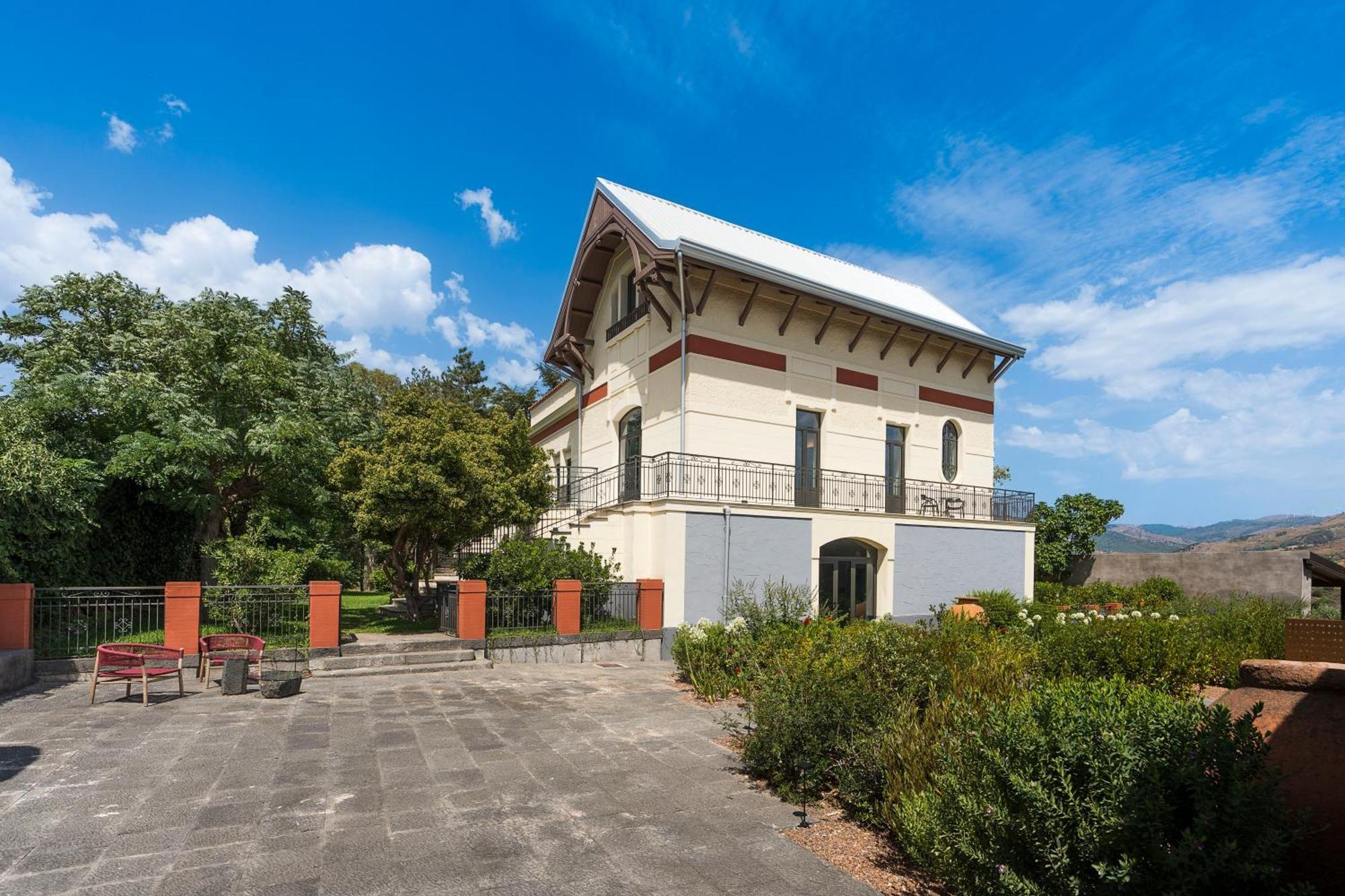 Dimora Cottanera Hotel Castiglione De Sicilia Bagian luar foto